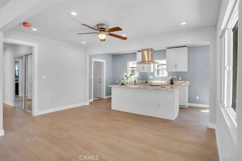 2049 W 71st Street, Los Angeles, California 90047 home-pic-4